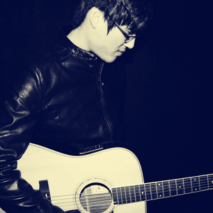 伸进她的小内裤疯狂揉摸的照片
